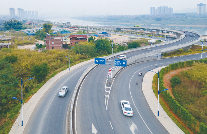 六旺路建設逐漸完善